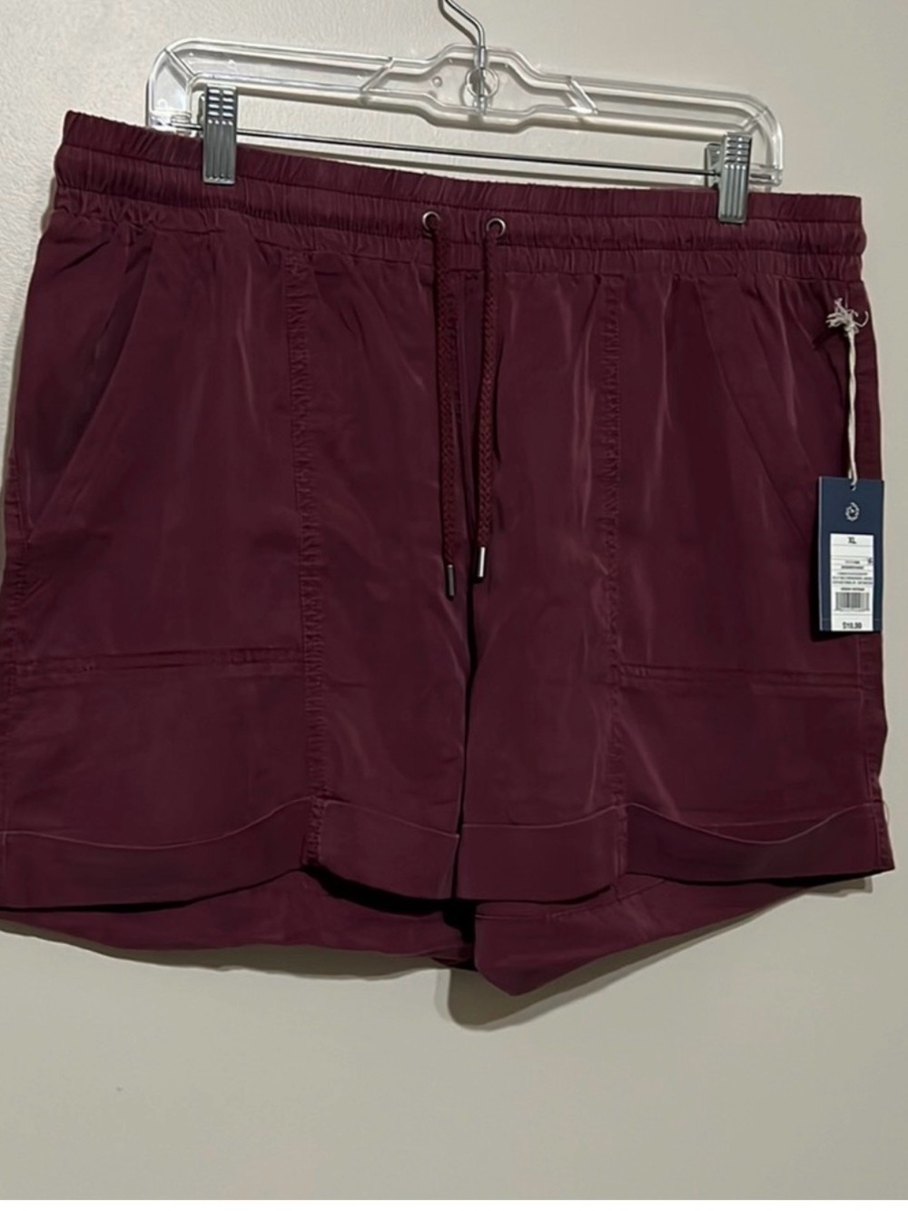 Universal Thread burgundy shorts